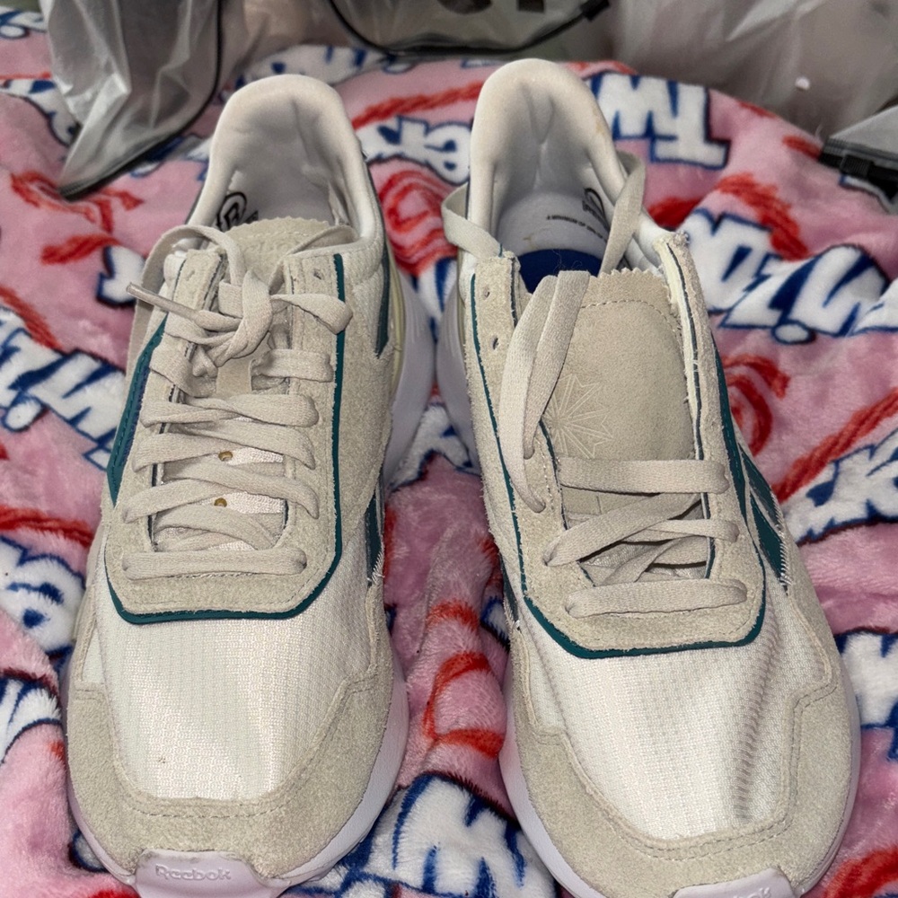 EUC Men’s Reebok Cream and Blue Athletic Shoes